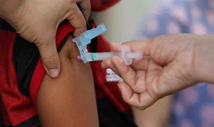 Covid-19: casos sobem para 27,2 milhões. Mortes são 637,1 mil