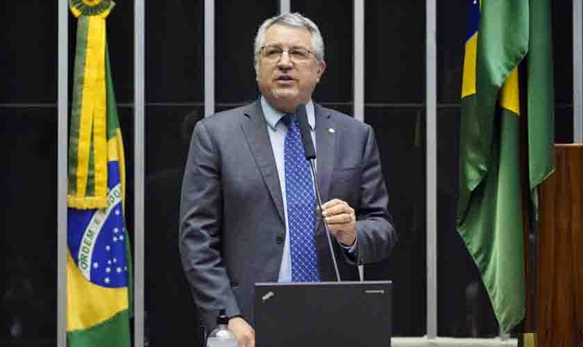 Gestores públicos temem impacto financeiro do novo piso salarial da enfermagem