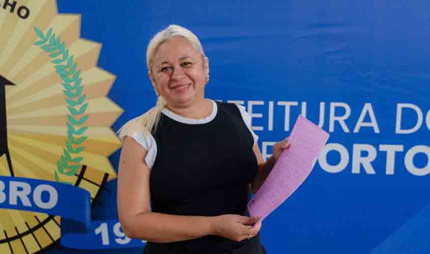 Professora da rede municipal conquista primeiro lugar em concurso de coletâneas de poesias