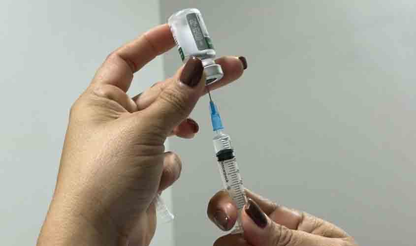 Servidores da Semagric recebem equipe de imunização da Semusa para atualização vacinal