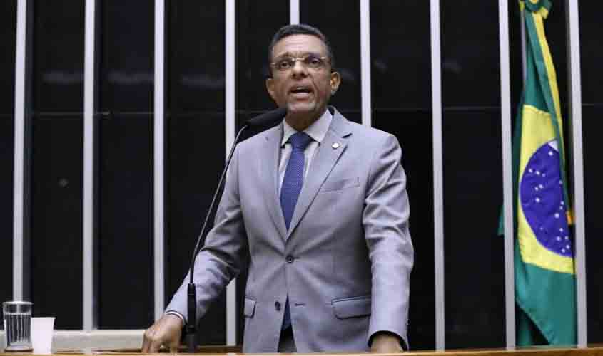 Projeto de lei aumenta pena para quem ofender autônomo durante o trabalho  