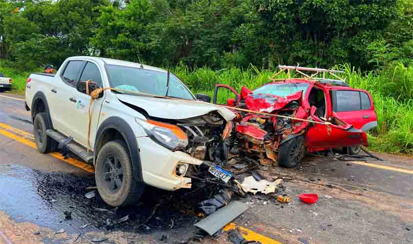 Gravíssimo Acidente na BR-364 Deixa Duas Pessoas Feridas Entre Ji-Paraná e Ouro Preto do Oeste