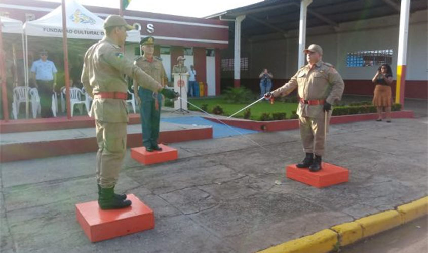 Homenagens marcam troca de comando no Corpo de Bombeiros