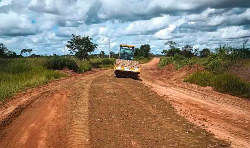 Recuperação na Rodovia-370, sentido Vila Bosco no Cone Sul é intensificada pelo governo de RO