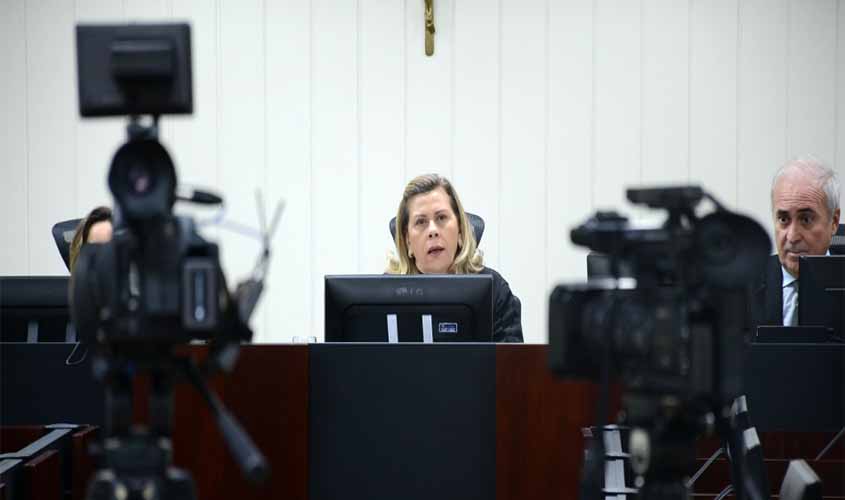 Sindicato e empresas firmam compromisso de manter ônibus rodando na capital