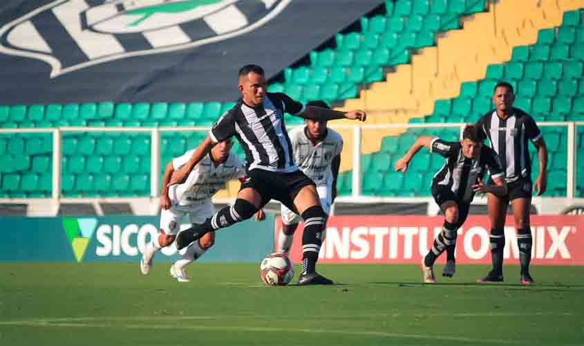 Figueirense e Joinville empatam no estádio Orlando Scarpelli