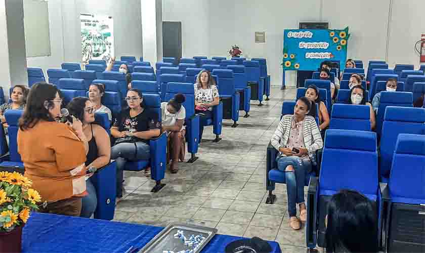 Semed promove formações com foco no acolhimento aos estudantes e na valorização profissional