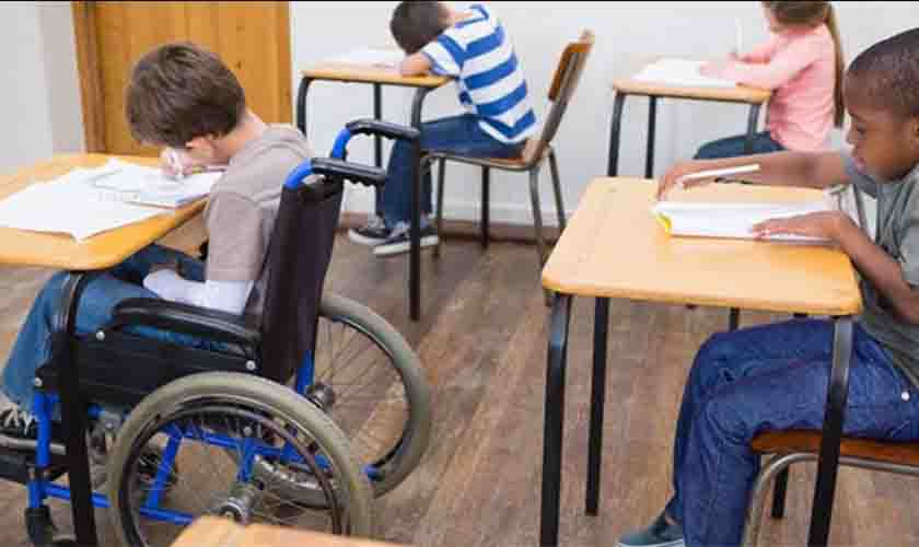 FALSA INCLUSÃO: Escolas sem estrutura para atender estudantes com deficiência