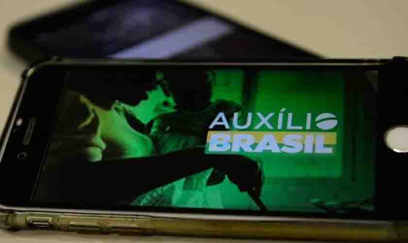 Auxílio Brasil: benefícios de abril começam a ser pagos a partir do dia 14