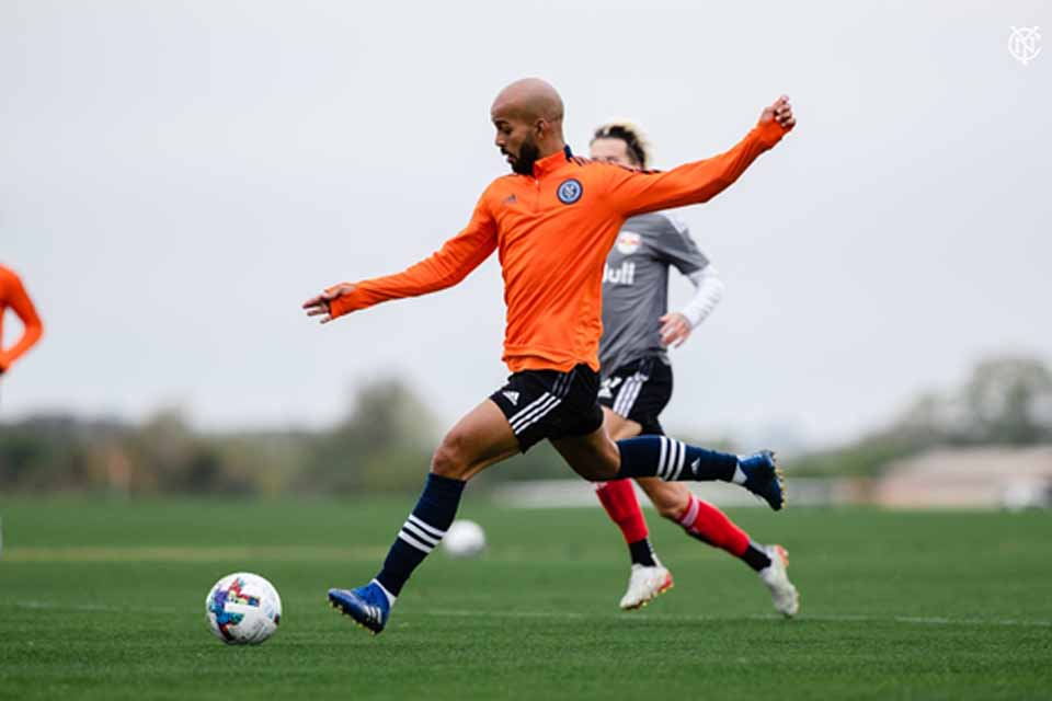 A volta por cima de Heber com a camisa do New York City