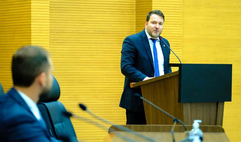 Deputado Alex Redano manifesta preocupação quanto a segurança em escolas públicas