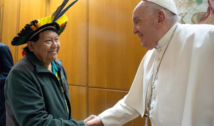 Líder yanomami Davi Kopenawa pede a Papa que apoie retirada de garimpo