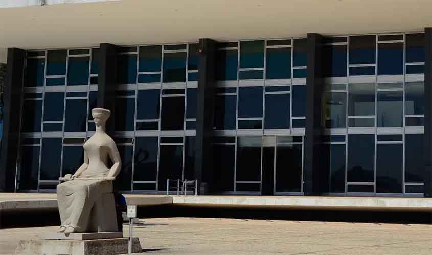 Maioria do STF mantém indenização de Eduardo Bolsonaro a jornalista