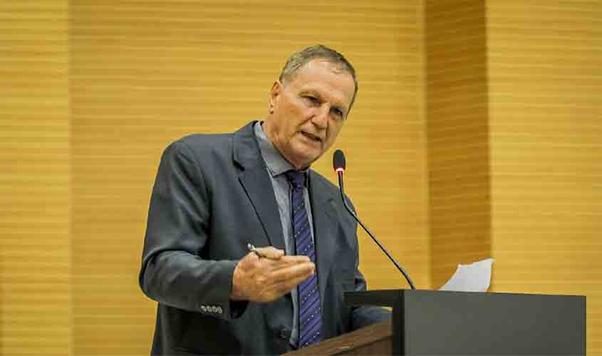 Projeto de lei de autoria do deputado Adelino Follador inclui padres e pastores no grupo prioritário de vacinação contra a Covid-19