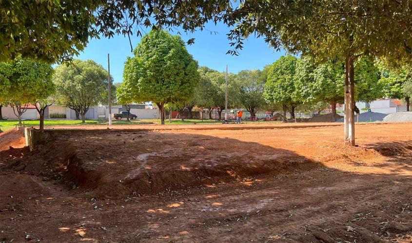 Em Rolim de Moura, obra de reforma e readequação da Praça Cohab é iniciada com ações do “Governo na Cidade”