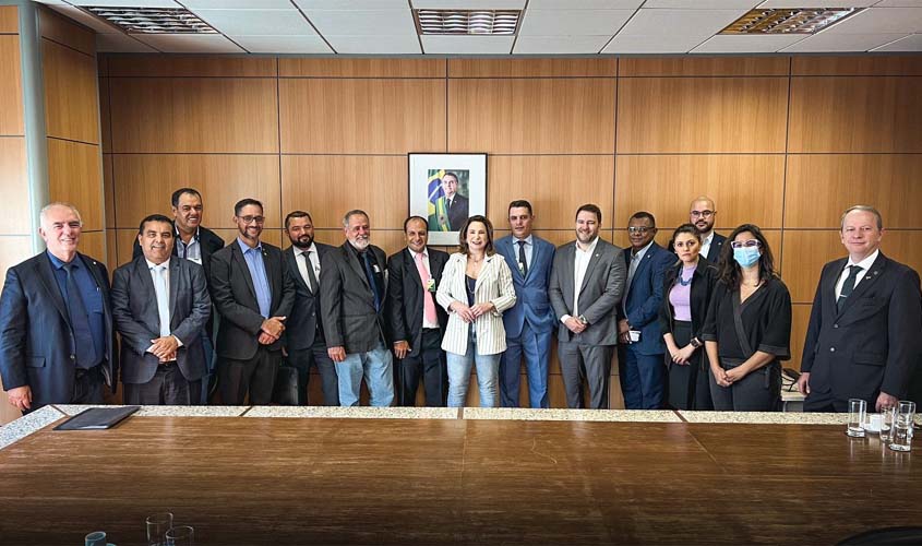 Em Brasília, deputado Anderson discute com Ministérios da Agricultura e Meio Ambiente sobre a regularização fundiária do distrito de Rio Pardo