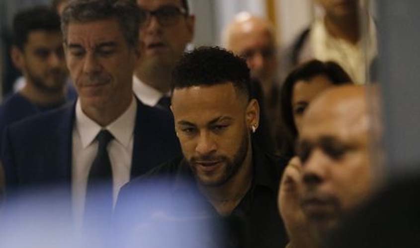Advogado de Najila Trindade deixa o caso Neymar