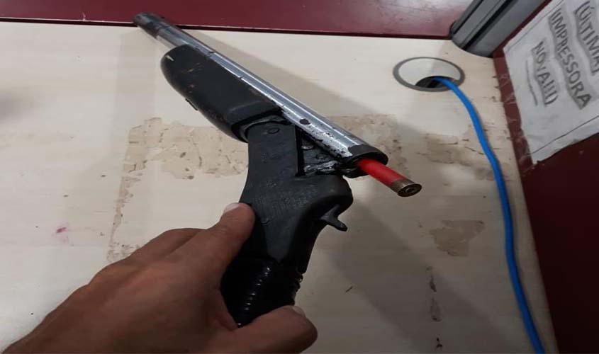 Polícia recebe denúncia e apreende escopeta no Orgulho do Madeira