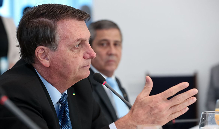 Bolsonaro recria Ministério das Comunicações