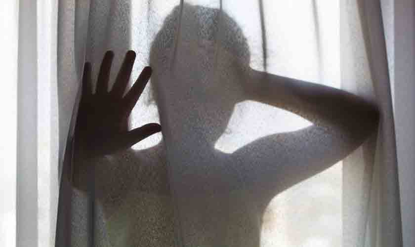 Nova lei inclui combate à violência contra a mulher no currículo escolar