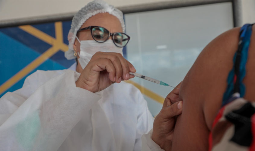 Vacinação deste sábado será para grupos prioritários e forças de segurança e salvamento