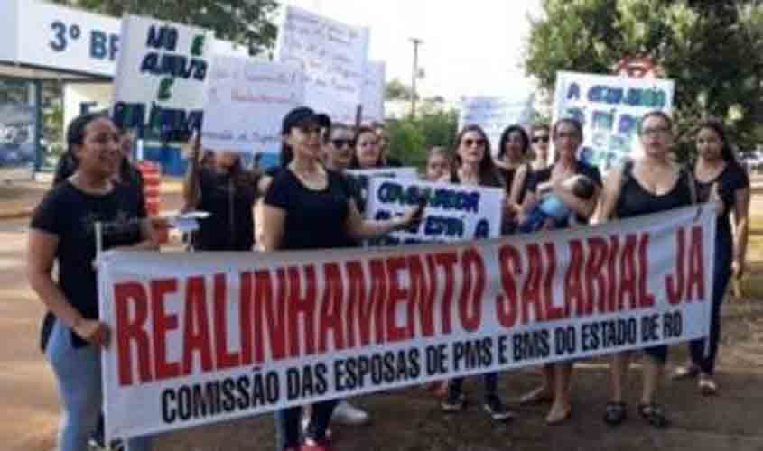Esposas de militares iniciam protestos em frente quartéis em RO