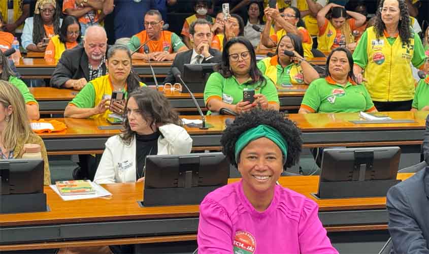 Sílvia Cristina manifesta apoio à PEC 14, que valoriza agentes comunitários de saúde e de combate às endemias