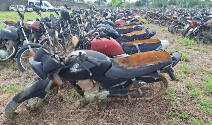 Leilão eletrônico oferta quase 10 mil veículos como sucata em Rondônia