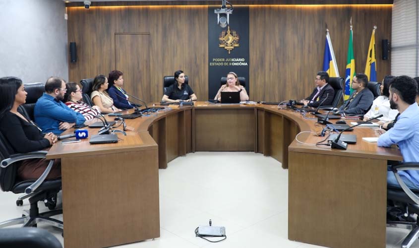 Projeto apresenta cartilha sobre resíduos sólidos