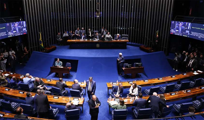Alcolumbre trava PEC do fim da escala 6x1