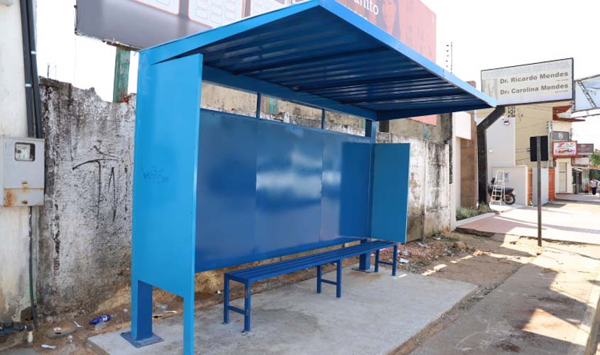 Prefeitura instala novos abrigos de ônibus em diversas partes da cidade