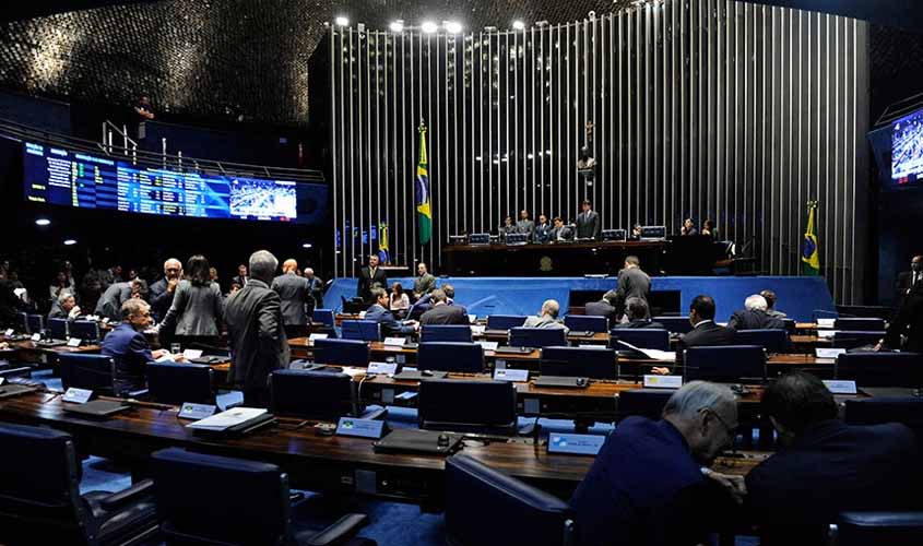 Senado aprova projeto que criminaliza caixa 2 eleitoral
