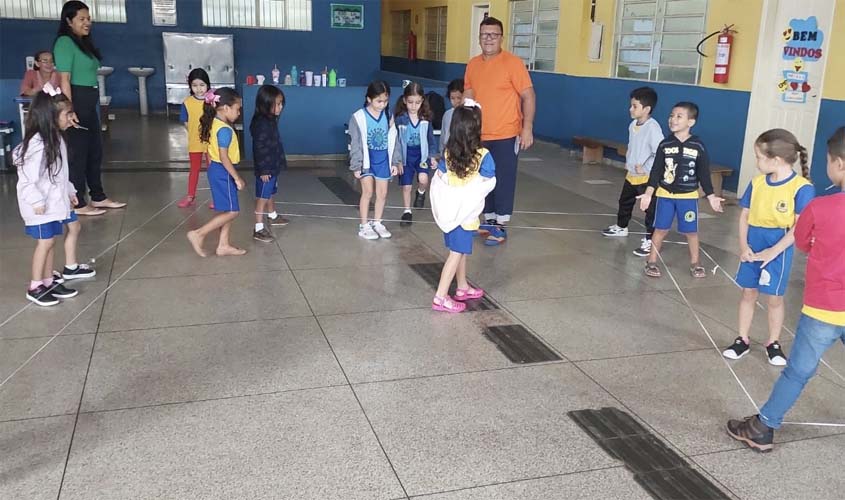 Festival de Brincadeiras resgata tradições na Escola Santo Antônio
