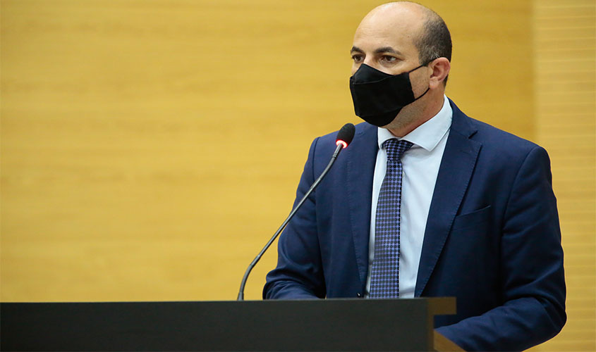 Deputado Ismael Crispin pede urgência no retorno das cirurgias eletivas