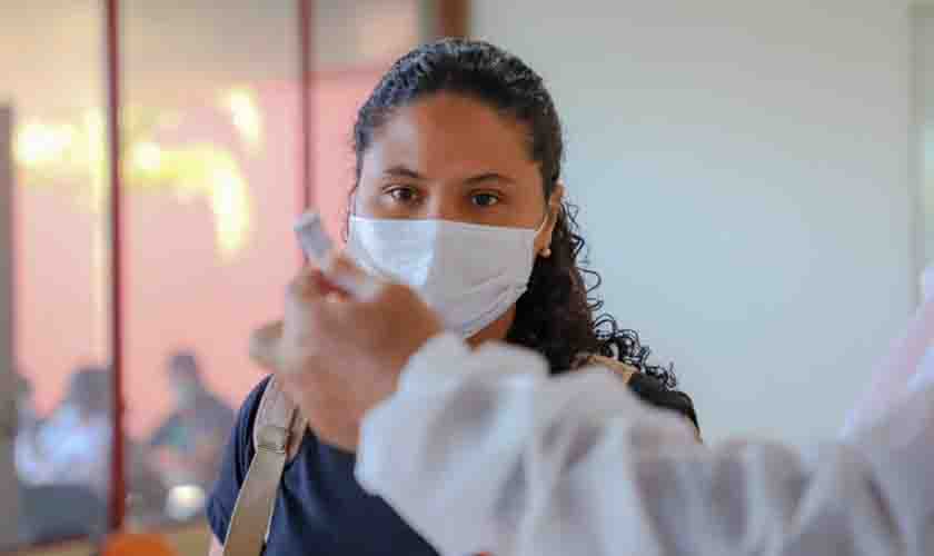 Aplicação de primeira dose segue para o público a partir de 20 anos em Porto Velho