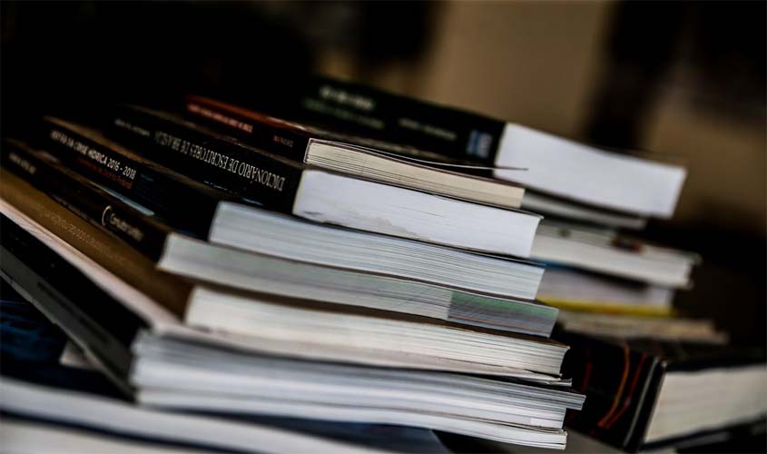 Especialistas dizem que linguagem rebuscada dificulta acesso à Justiça