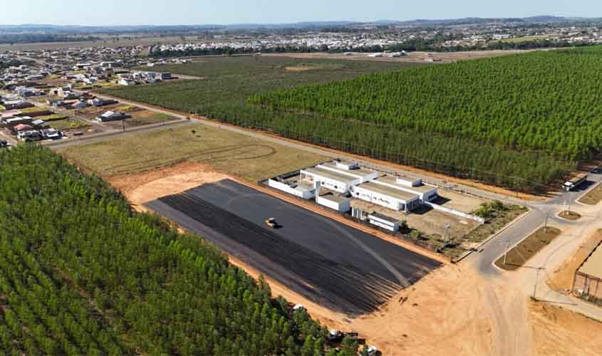 Cerca de 6 mil metros quadrados de pista para provas práticas de trânsito são construídos pelo governo de RO em Ariquemes