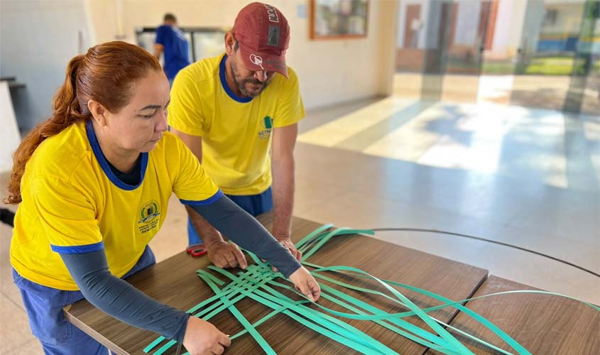 Servidores produzem paneiros para cobertura do Pocket Park