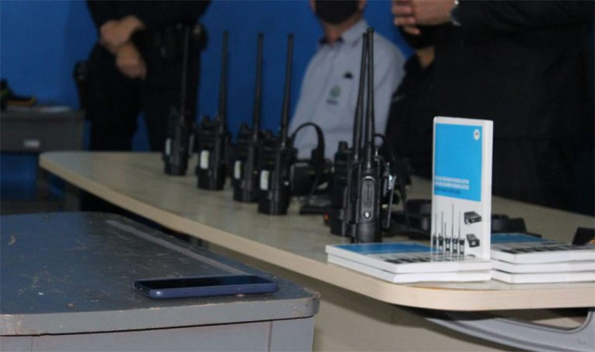 Governo investe em segurança e entrega radiocomunicadores para a Polícia Militar