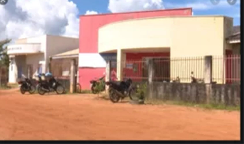 Mulher procura polícia e diz que foi maltratada, teve prontuário rasgado e expulsa de posto de saúde em Vilhena