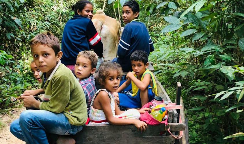 Termo de Ajustamento de Conduta garante transporte, educação e escola para crianças da Zona Rural de Porto Velho