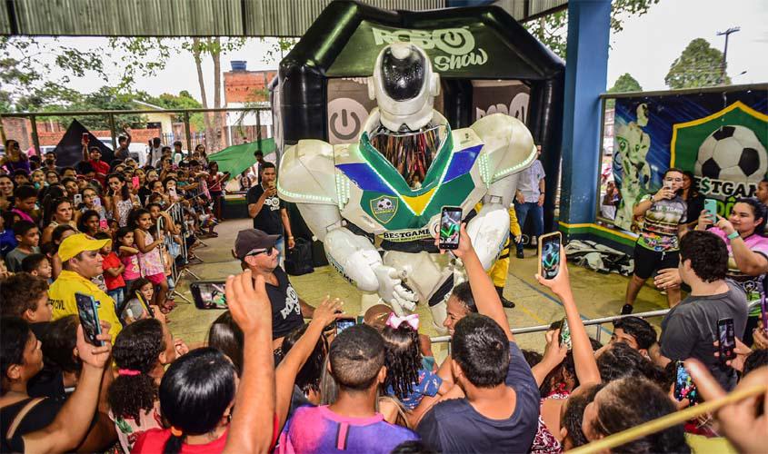Famílias prestigiam festa antecipada das crianças
