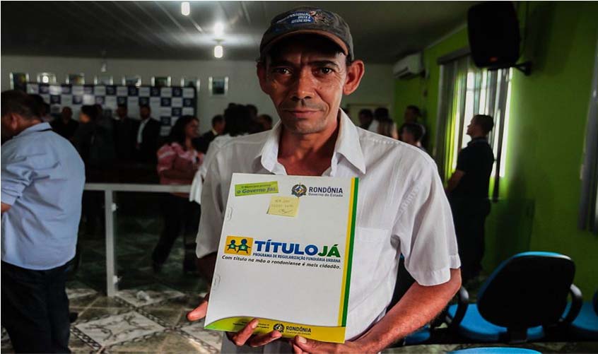 Moradores recebem títulos e comemoram a segurança jurídica das propriedades urbanas