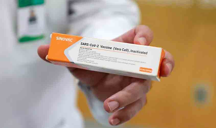 Anvisa autoriza retomada de testes de vacina chinesa contra Covid-19