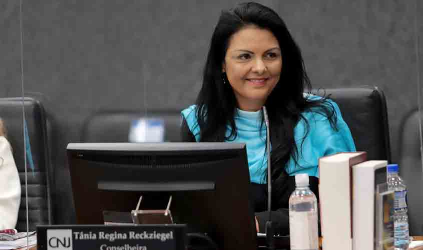 Conselheira destaca importância do rádio na comunicação do Judiciário