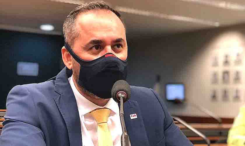 Prevenção ao suicídio e automutilação é urgente, defende Dr. Luiz Paulo em audiência no DF