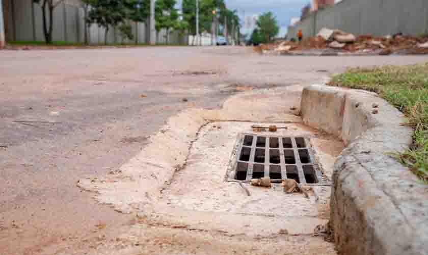 Serviços de drenagem são intensificados mesmo no período chuvoso em Porto Velho