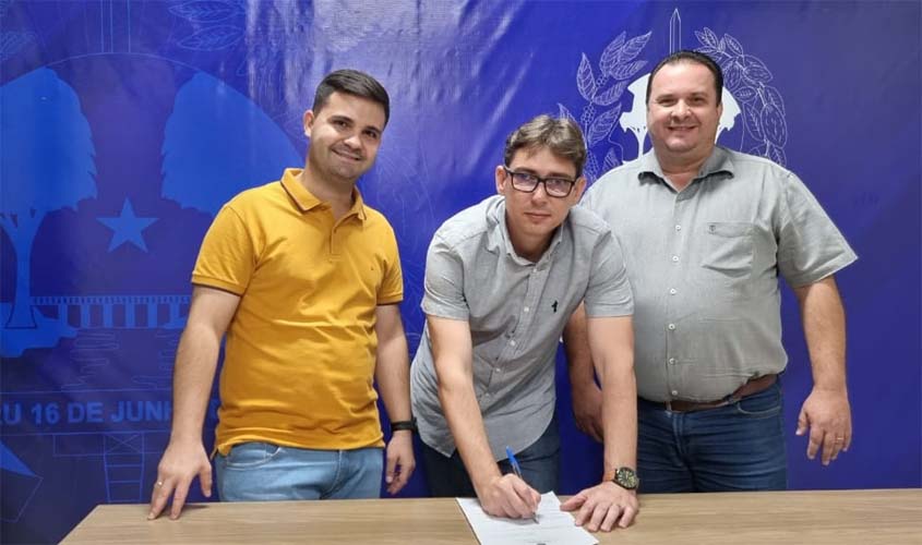 Prefeitura concede gratificação a vacinadores do município