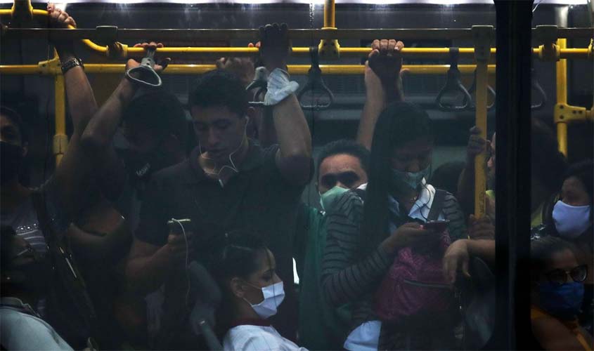 Covid-19: infectologistas defendem volta das máscaras e mais vacinação