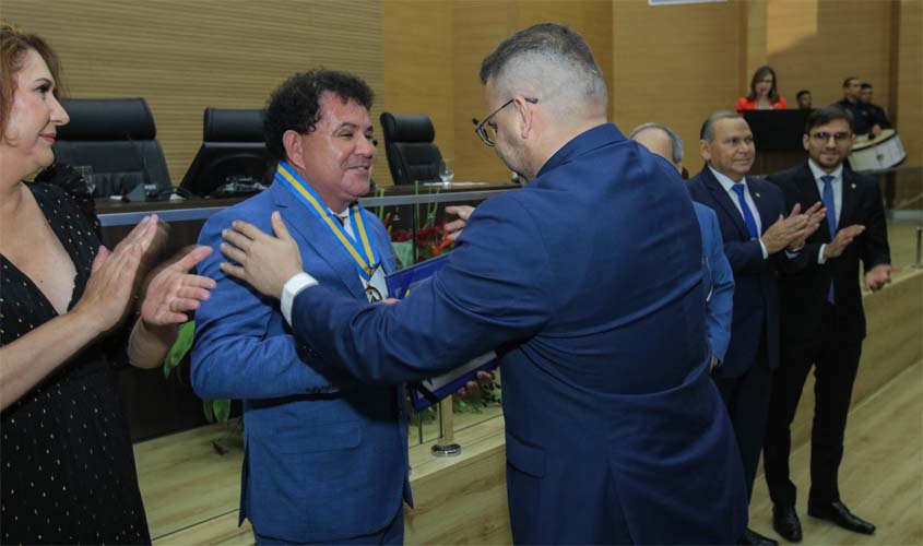Membro honorário vitalício da OABRO, Hélio Vieira da Costa é agraciado com título de cidadão rondoniense e Medalha do Mérito Cultural pela ALE-RO